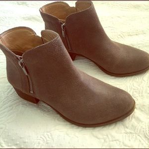 Lucky brand tan suede booties